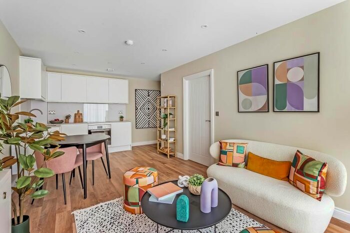 1 Bedroom Flat To Rent In Golden House, Power Close, Guildford, GU1