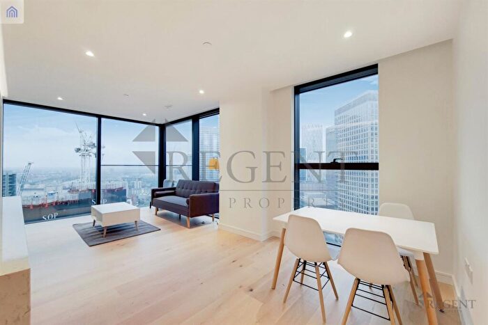 2 Bedroom Apartment To Rent In Hampton Tower, South Quay Plaza, E14