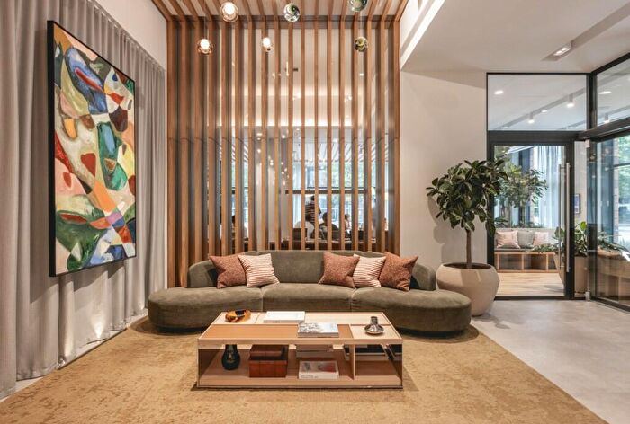 Studio To Rent In Nine Elms Lane, London, SW11