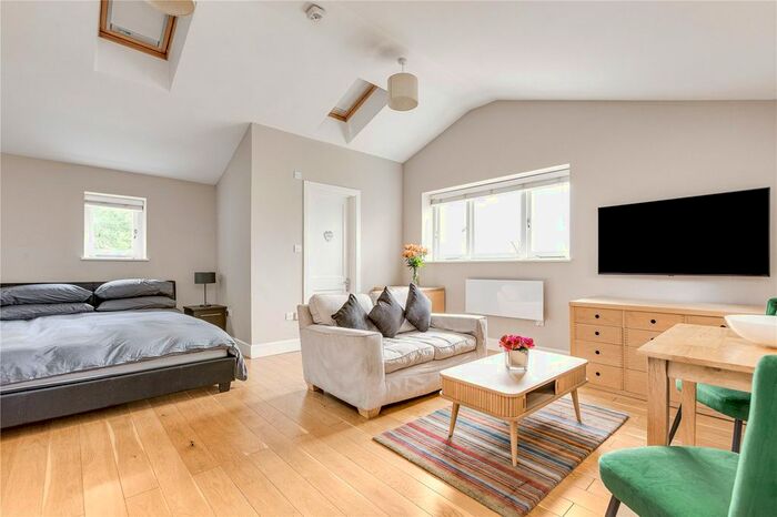 Studio To Rent In Upper Ham Road, Richmond, TW10