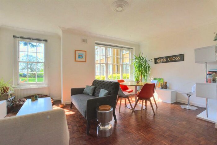2 Bedroom Apartment To Rent In Parkside, Blackheath, London, SE3
