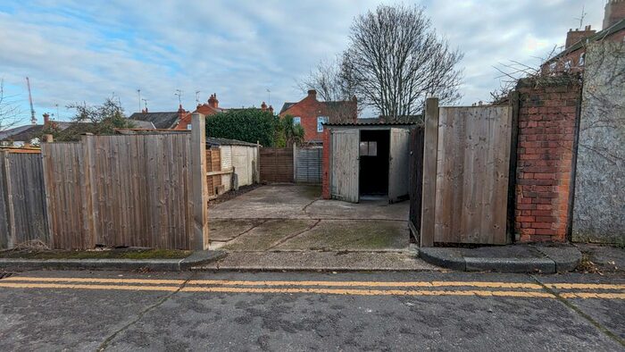 Garage / Parking To Rent In Clifton Street, Reading, RG1