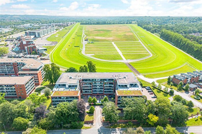 1 Bedroom Apartment For Sale In Racecourse Road, Newbury, Berkshire, RG14