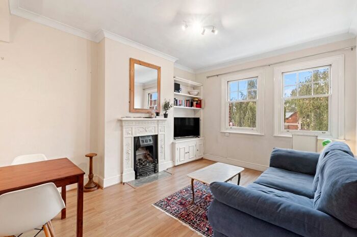 3 Bedroom Flat To Rent In Fentiman Road, Oval, SW8