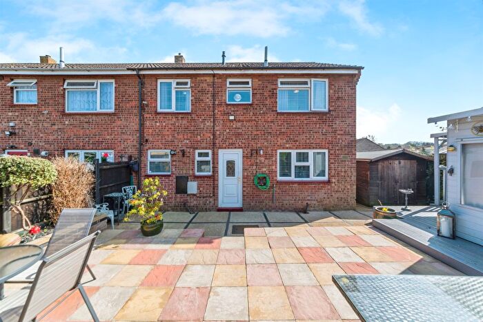 3 Bedroom End Of Terrace House For Sale In Harby Close, Grantham, NG31