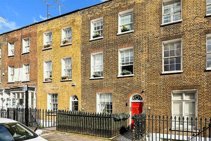 3 Bedroom Property To Rent In Star Street, London, W2
