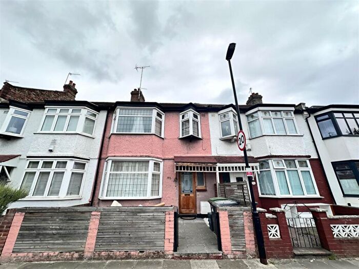 3 Bedroom Semi-Detached House To Rent In Boundary Road, Wood Green, N22