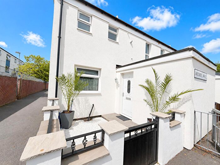 2 Bedroom End Of Terrace House For Sale In Arundel Walk, Chadderton, Oldham, OL9
