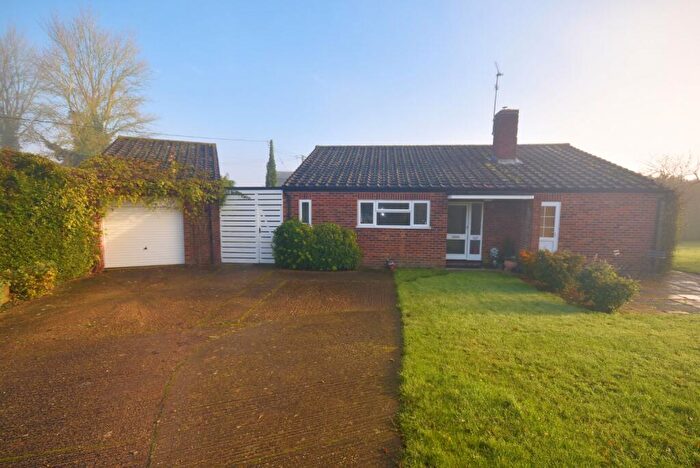 3 Bedroom Detached Bungalow For Sale In Risborough Road, Stoke Mandeville, Aylesbury, Buckinghamshire, HP22