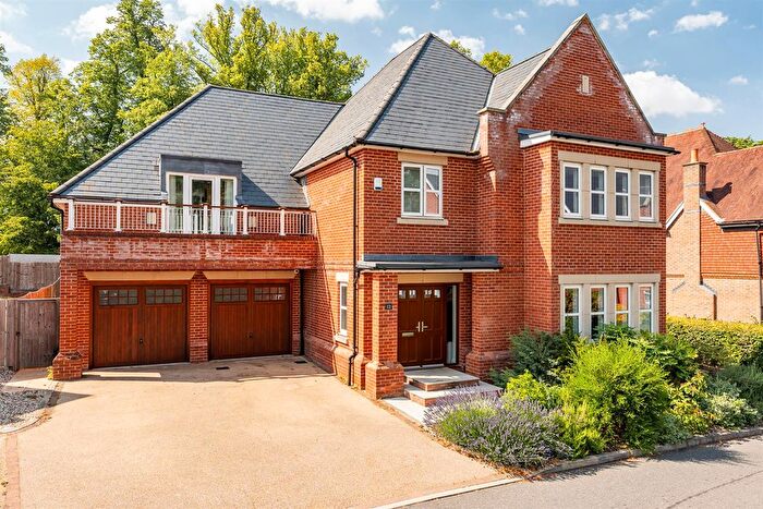 5 Bedroom Detached House For Sale In Butterwick Way, Welwyn, AL6