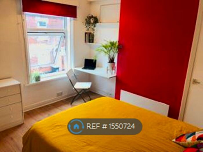 3 Bedroom Terraced House To Rent In Thornton Road, Stoke-On-Trent, ST4