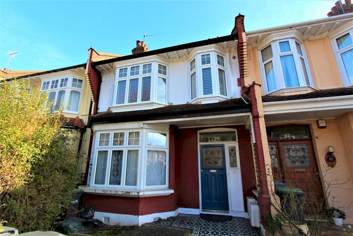 1 Bedroom Flat To Rent In Caversham Avenue, London, N13
