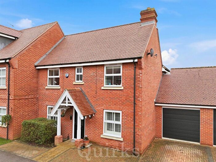 4 Bedroom Semi Detached House For Sale In Bell Hill Close, Billericay, CM12