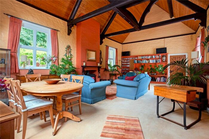 4 Bedroom Detached House For Sale In Worldham Hill, Alton, GU34