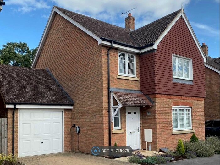 4 Bedroom Detached House To Rent In Wokingham, Wokingham, RG40