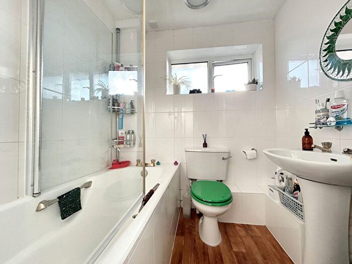 3 Bedroom Terraced House For Sale In Cavalier Close, Dibden, SO45