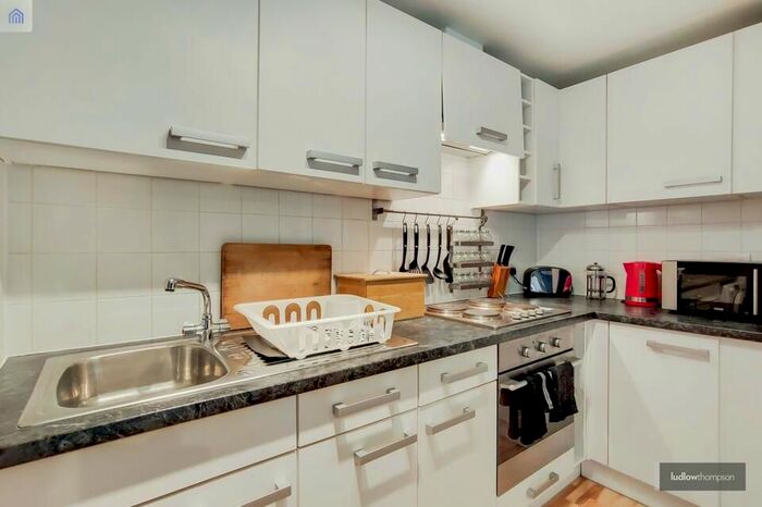1 Bedroom Flat To Rent In Salamanca Place, London, SE1