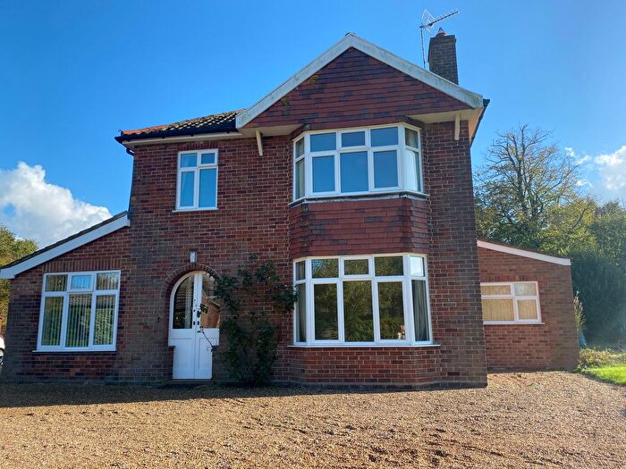 3 Bedroom Farmhouse To Rent In Oby, Great Yarmouth, NR29