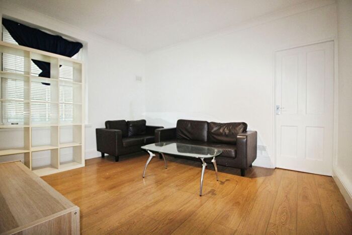 4 Bedroom Flat To Rent In Corbin House, Bromley High Street, London, Greater London, E3
