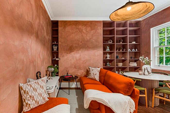 1 Bedroom Flat To Rent In Caledonian Road, London, N1