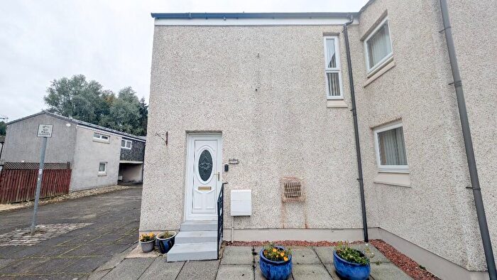 3 Bedroom End Of Terrace House For Sale In Springfield Road, G67