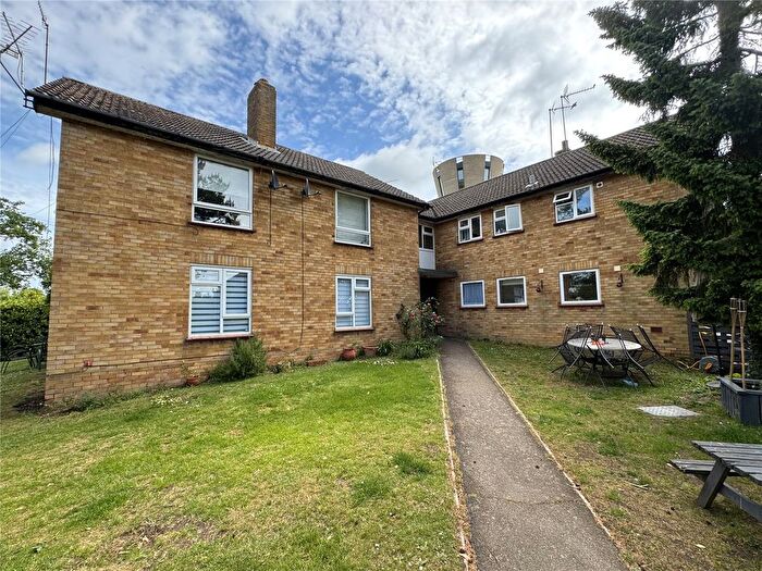 2 Bedroom Flat For Sale In Temple Lane, Tonwell, Ware, SG12