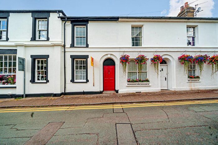 1 Bedroom Flat For Sale In Crickhowell, Hay On Wye/Brecon/Abergavenny, NP8