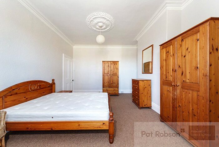 3 Bedroom Flat To Rent In Salters Road, Gosforth, Newcastle Upon Tyne, NE3