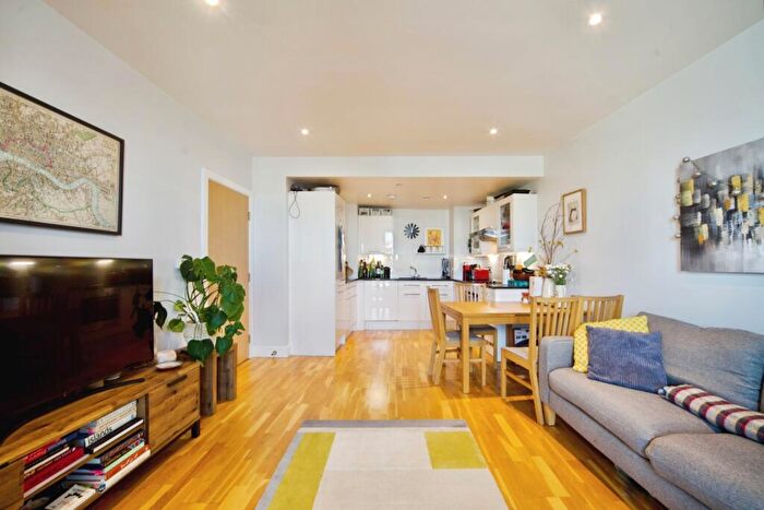 2 Bedroom Flat For Sale In Dominion Walk, London, E14