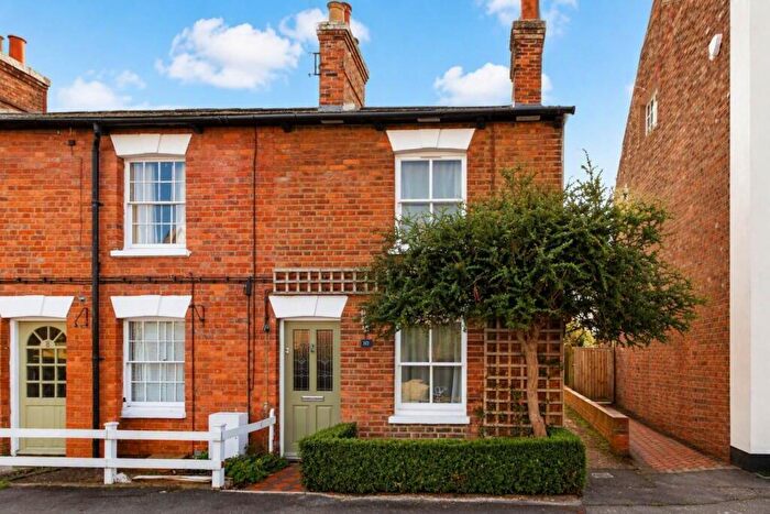 2 Bedroom End Of Terrace House For Sale In Charles Street, Tring, HP23