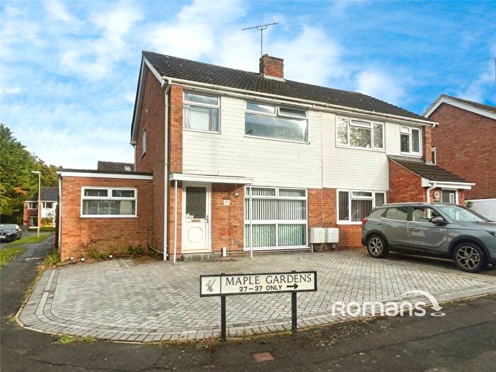 3 Bedroom Semi-Detached House For Sale In Maple Gardens, Yateley, Hampshire, GU46