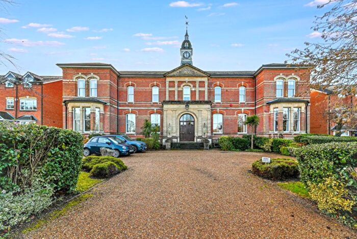 3 Bedroom Apartment For Sale In Tower View, Chartham, CT4