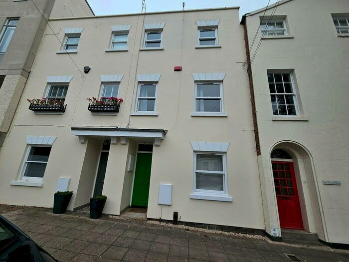4 Bedroom Town House To Rent In Portland Street, Leamington Spa, Warwickshire, CV32