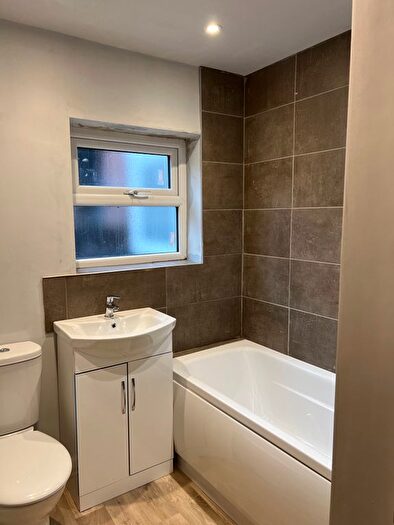 2 Bedroom Flat To Rent In Hilton Avenue, Manchester, M41