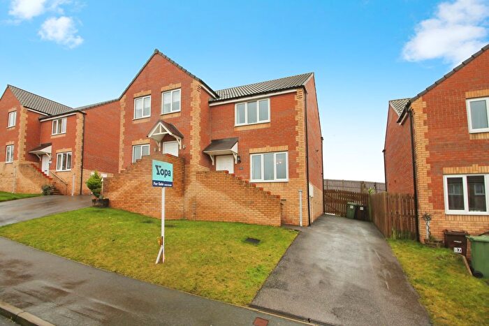 2 Bedroom Semi Detached House For Sale In Wedgewood Way, Knottingley, WF11