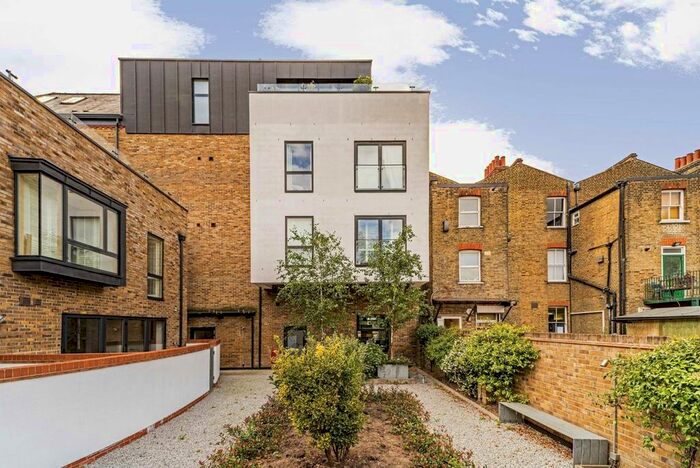 2 Bedroom Flat To Rent In Upham Park Road, London, W4