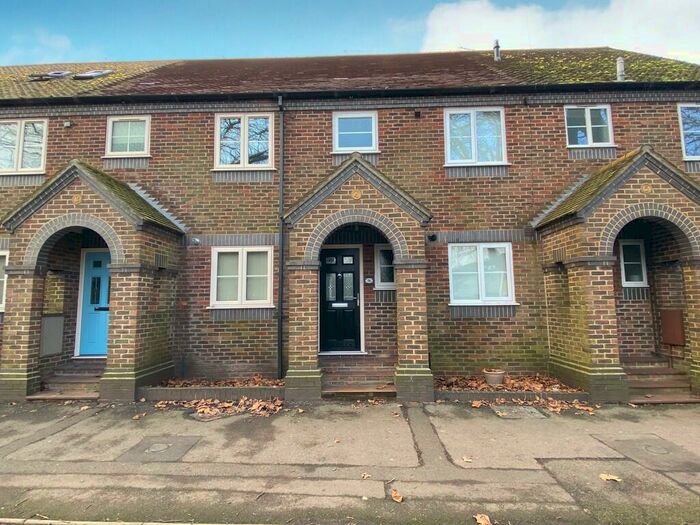 3 Bedroom Terraced House To Rent In Park Avenue, Winchester, SO23