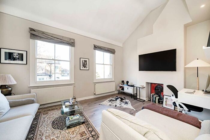 2 Bedroom Flat For Sale In Shakespeare Road, Acton, W3