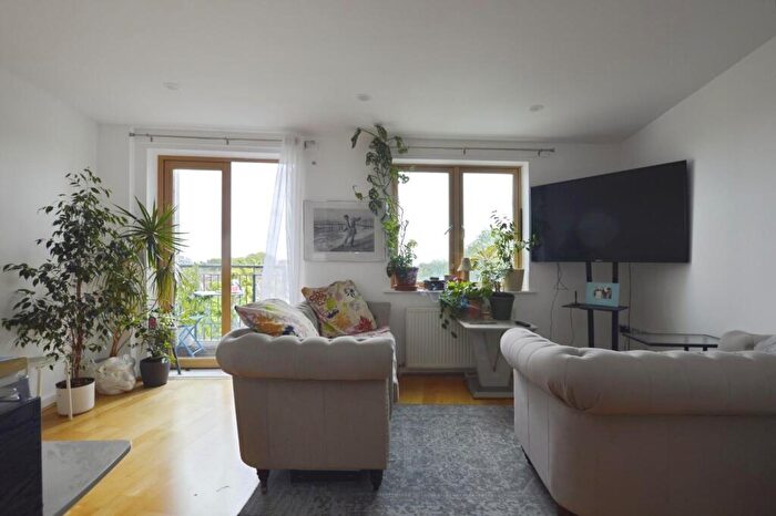 1 Bedroom Flat For Sale In Umbriel Place, Plaistow, E13