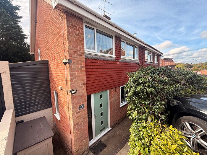 3 Bedroom Semi Detached House For Sale In Woods Hill Close, Ashurst Wood, East Grinstead, RH19