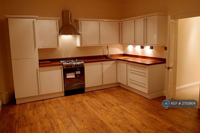 2 Bedroom Flat To Rent In Thornlaw Road, London, SE27