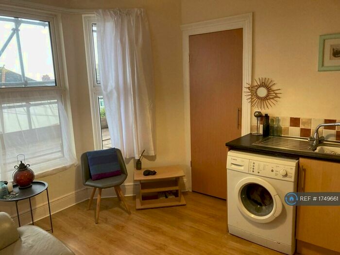 1 Bedroom Flat To Rent In Mount Gould Road, Plymouth, PL4