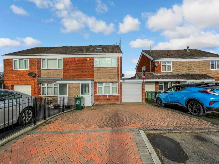 3 Bedroom Semi-Detached House To Rent In Pevensey Close, Tividale, Oldbury, B69