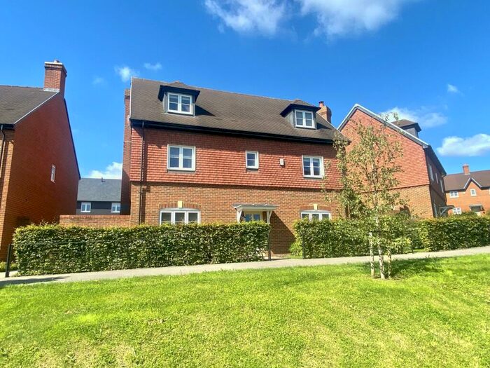 5 Bedroom Detached House For Sale In Meadowsweet Lane, Warfield, Bracknell, RG42