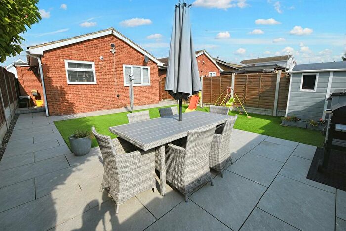 2 Bedroom Detached Bungalow For Sale In Labworth Road, Canvey Island, SS8