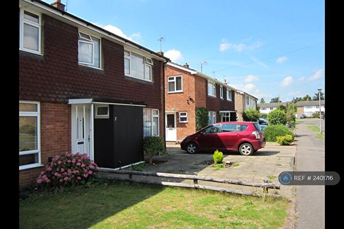 3 Bedroom Semi-Detached House To Rent In Edenham Crescent, Reading, RG1