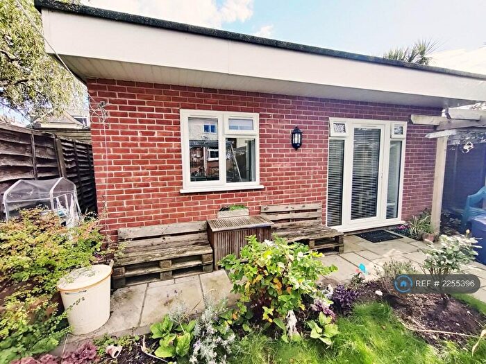 1 Bedroom Bungalow To Rent In Stamford Road, Bournemouth, BH6