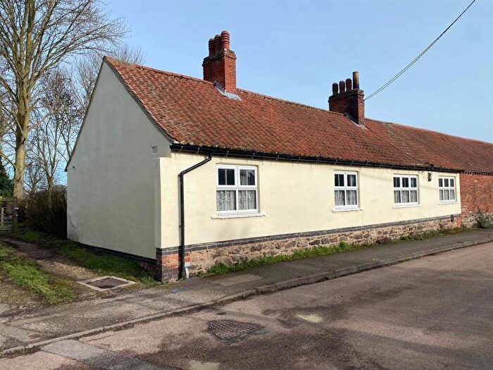 2 Bedroom Cottage For Sale In School Lane, East Stoke, Newark, NG23
