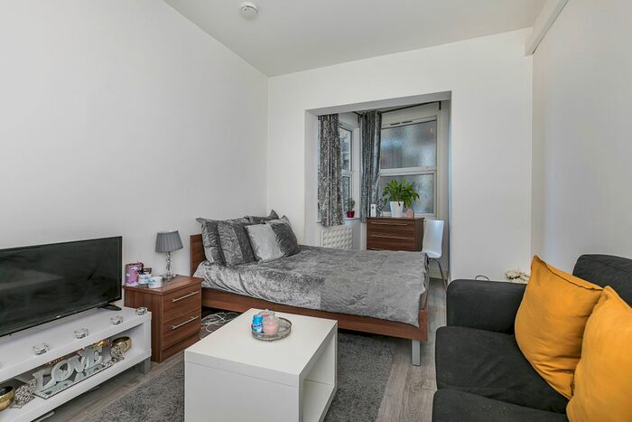 Studio To Rent In High Street, London, NW10