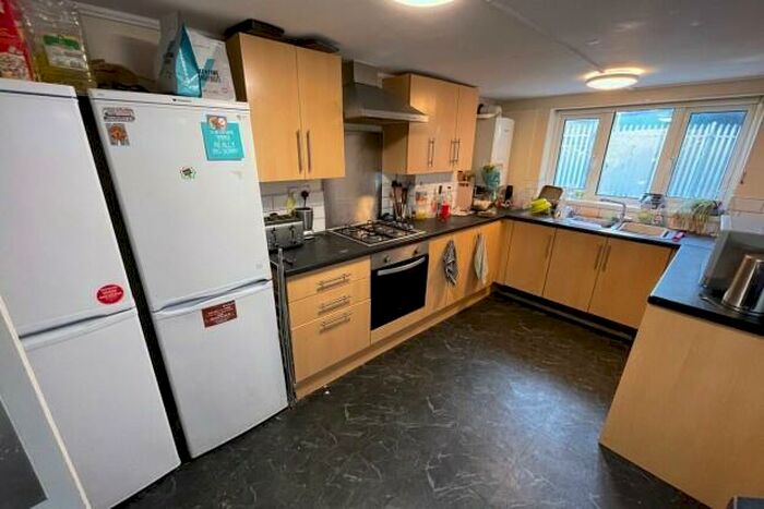 7 Bedroom Terraced House To Rent In Cathays Terrace Cardiff, CF24